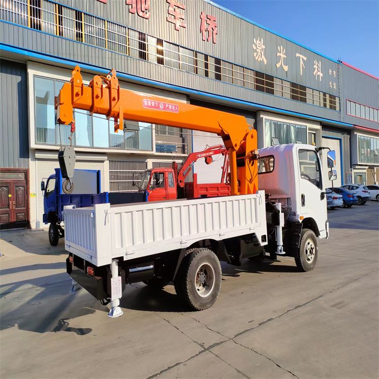 牡丹乡三轮随车吊定制 农用改装机自备吊中瑞长期出售